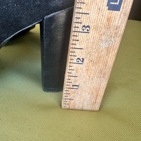 Colin Stuart Black Heels with Chunky Heel and Rounded Toe - Picture 9 of 9